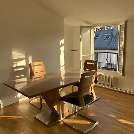 Upscale 80m2 2 Bedroom Near Champs Elysees *