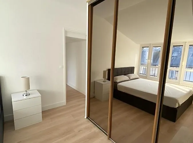 Upscale 80m2 2 Bedroom Near Champs Elysees *